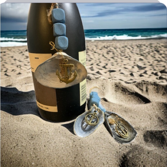 HOST PICK 🎉3 Bottle Charm Bundle -2 Oyster shell & 1 Clam Shell w/ Anchor Charm - Picture 2 of 12